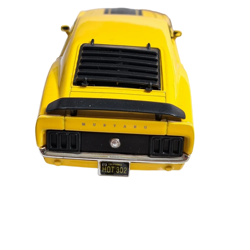 Maisto 1970  Ford‎ Boss Mustang Yellow & Black 302 1:24 Die-Cast